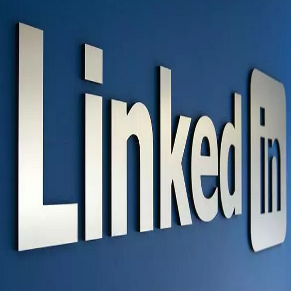 LinkedIn causes controversy over User data and AI Model Training